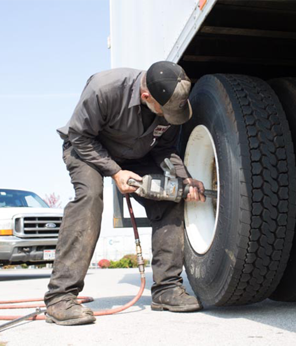 car and truck roadside assistance services in Tyler, Texas - get affordable roadside tire change by 24 hour roadside assistance company near you